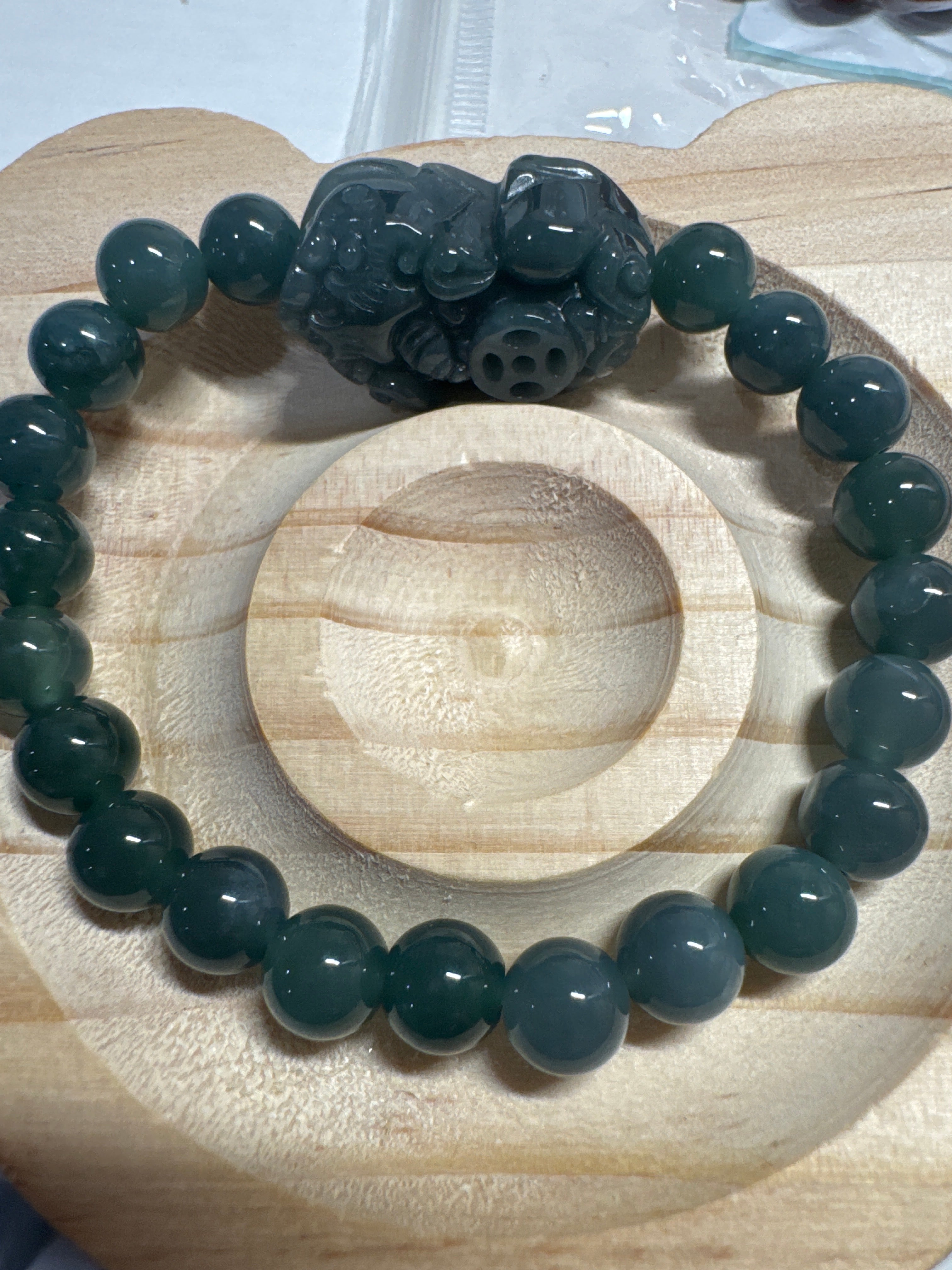 Jade bracelet with Pixiu 8mm